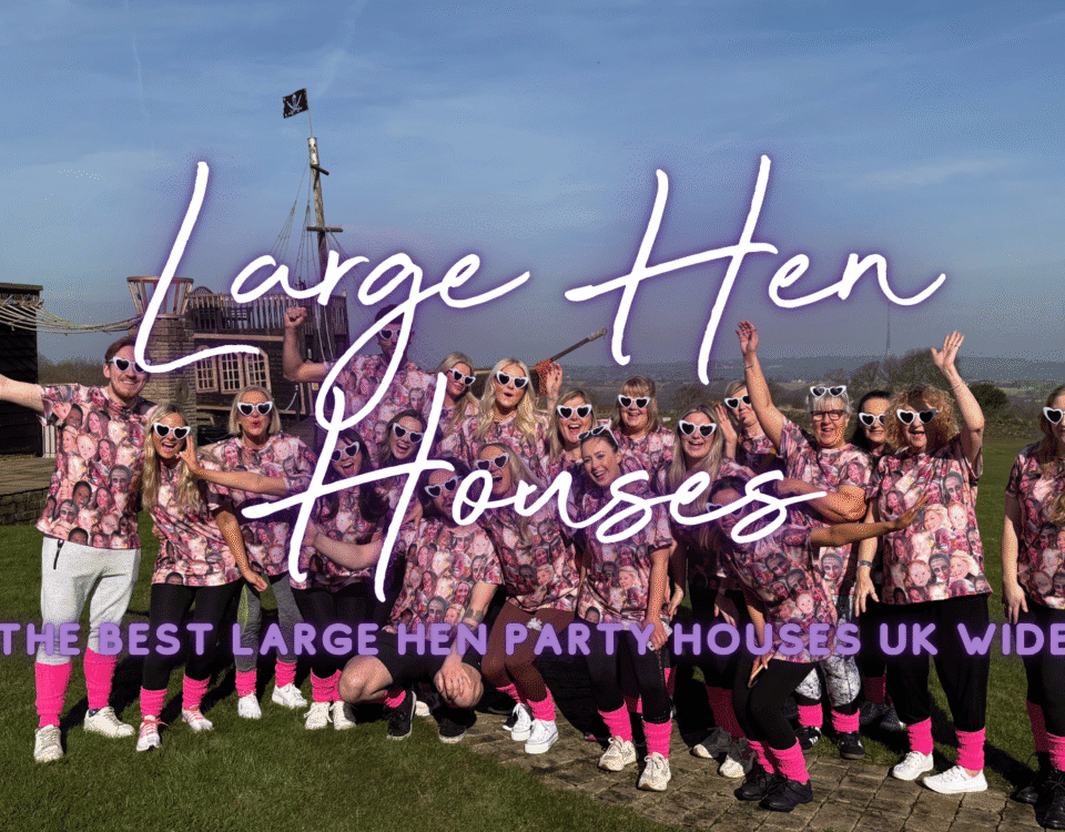 Large hen party houses UK: big hen group at their massive garden at a hen do house